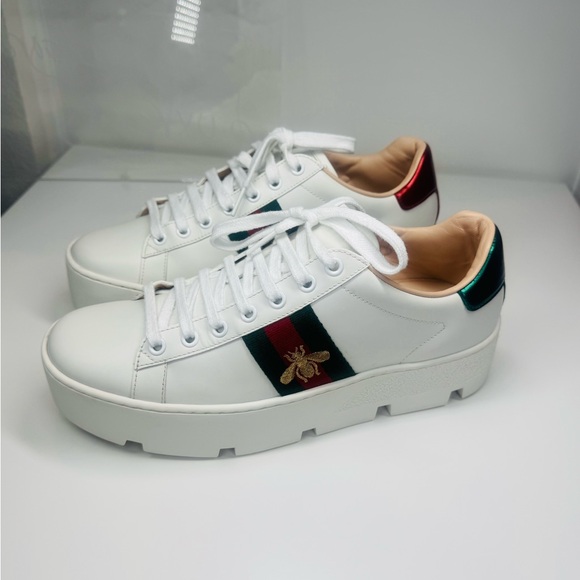 Authentic Gucci - Picture 3 of 8